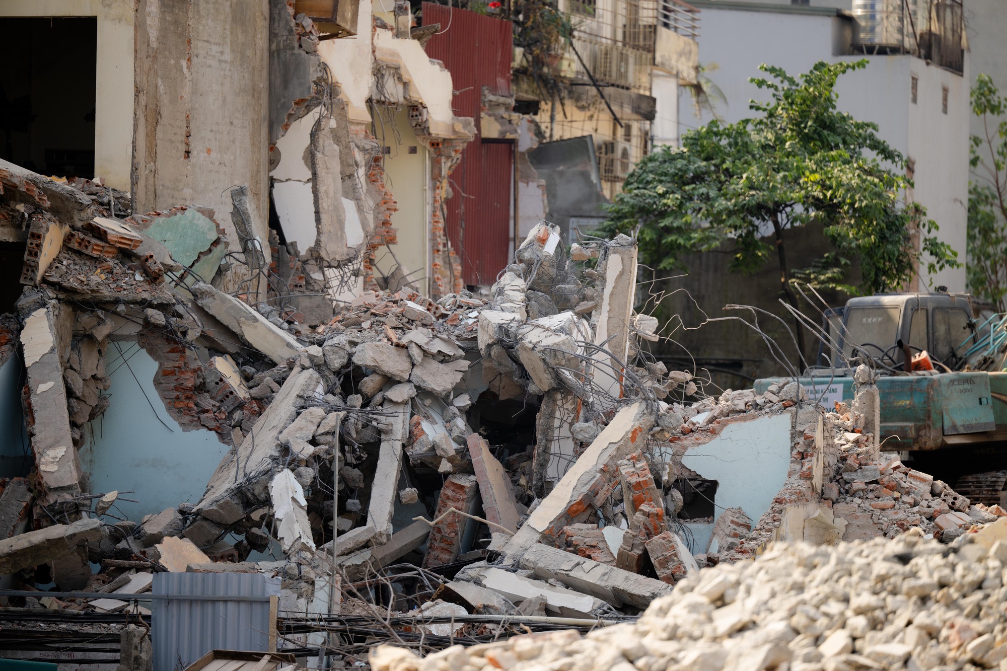 Toàn cảnh hiện trạng đường Đê La Thành sau khi được giải toả để xây đường vành đai 1 - Ảnh 23