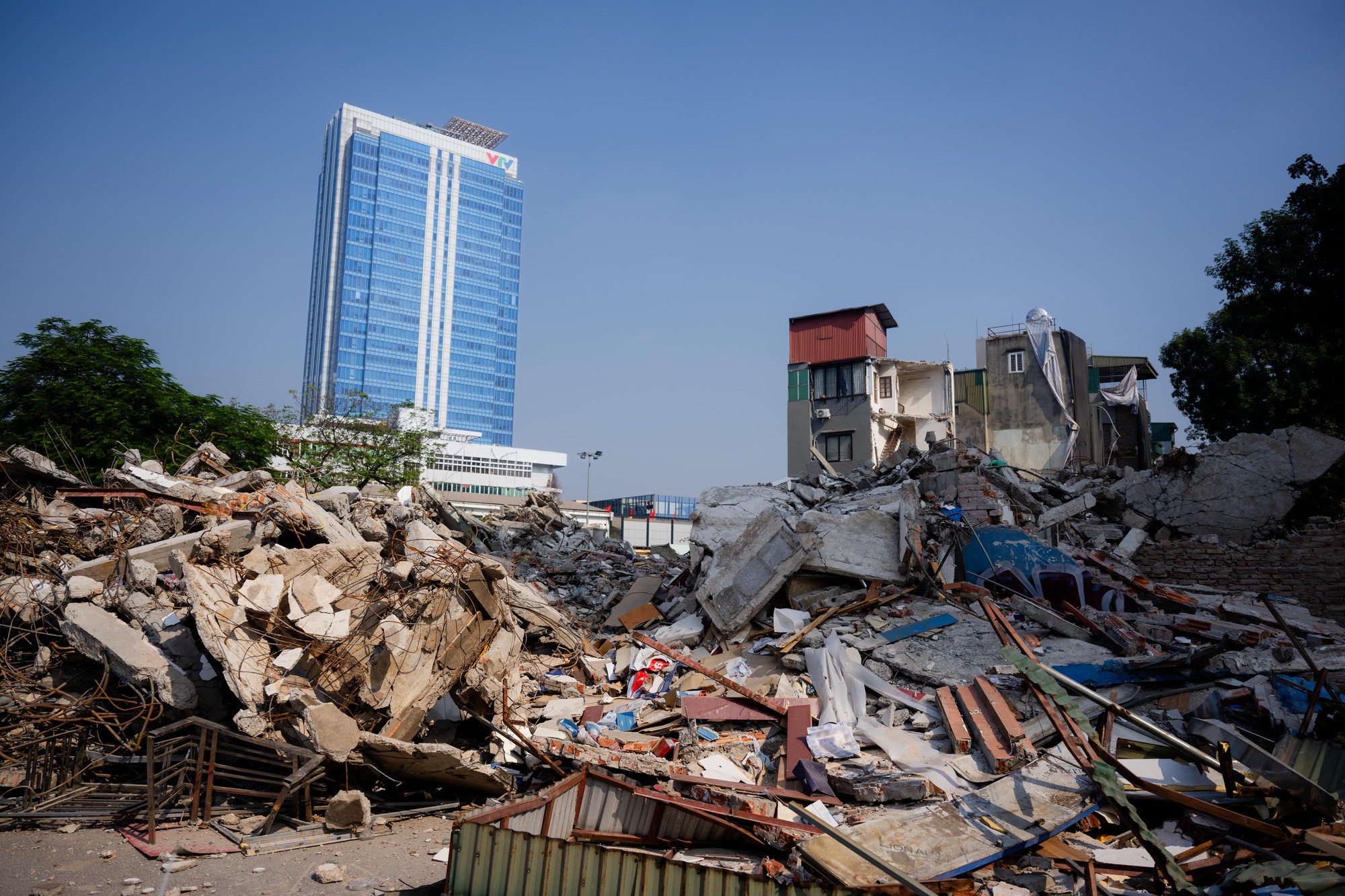 Toàn cảnh hiện trạng đường Đê La Thành sau khi được giải toả để xây đường vành đai 1 - Ảnh 11