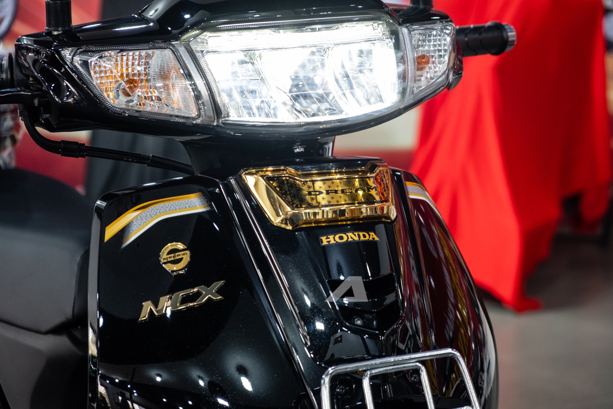 Honda Dream NCX 2026 đầu tiên về Việt Nam: Giá hơn 100 triệu đồng, ngang 2 chiếc SH - Ảnh 9