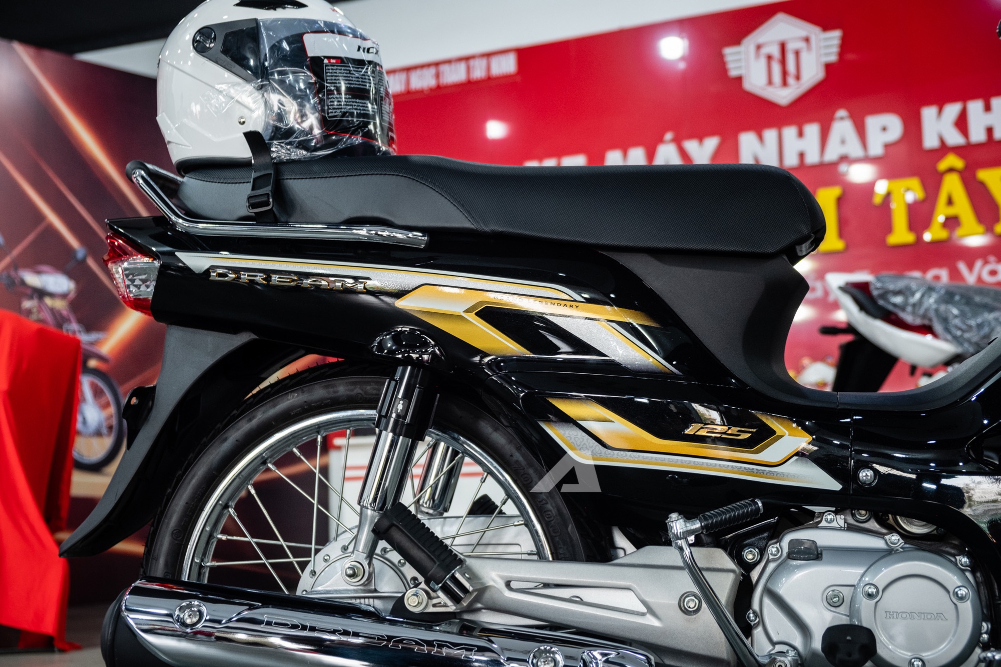 Honda Dream NCX 2026 đầu tiên về Việt Nam: Giá hơn 100 triệu đồng, ngang 2 chiếc SH - Ảnh 20