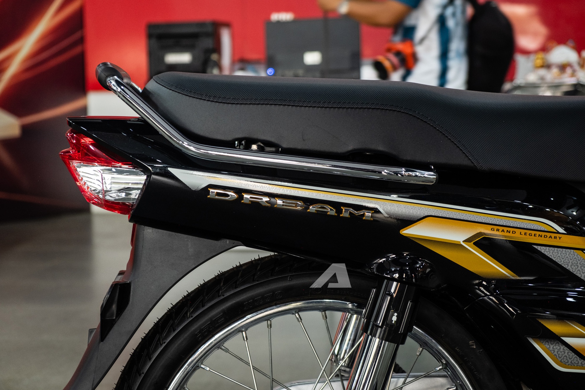 Honda Dream NCX 2026 đầu tiên về Việt Nam: Giá hơn 100 triệu đồng, ngang 2 chiếc SH - Ảnh 16