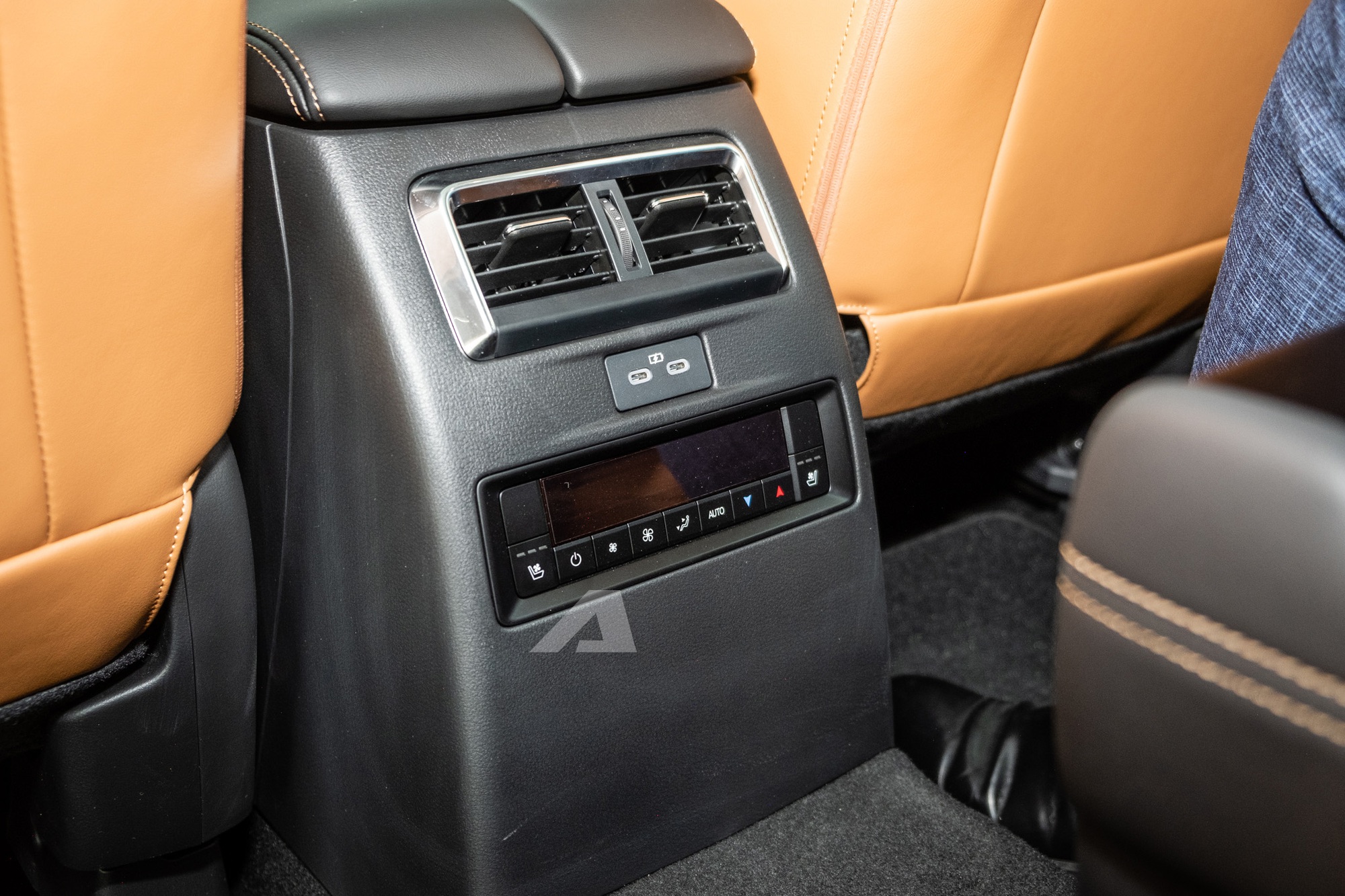 Mazda CX-90 chốt ra mắt Việt Nam tháng 4/2026: 2 tùy chọn động cơ, có bản PHEV đi 42km không cần xăng, mâm 21 inch, đối đầu VW Teramont - Ảnh 17