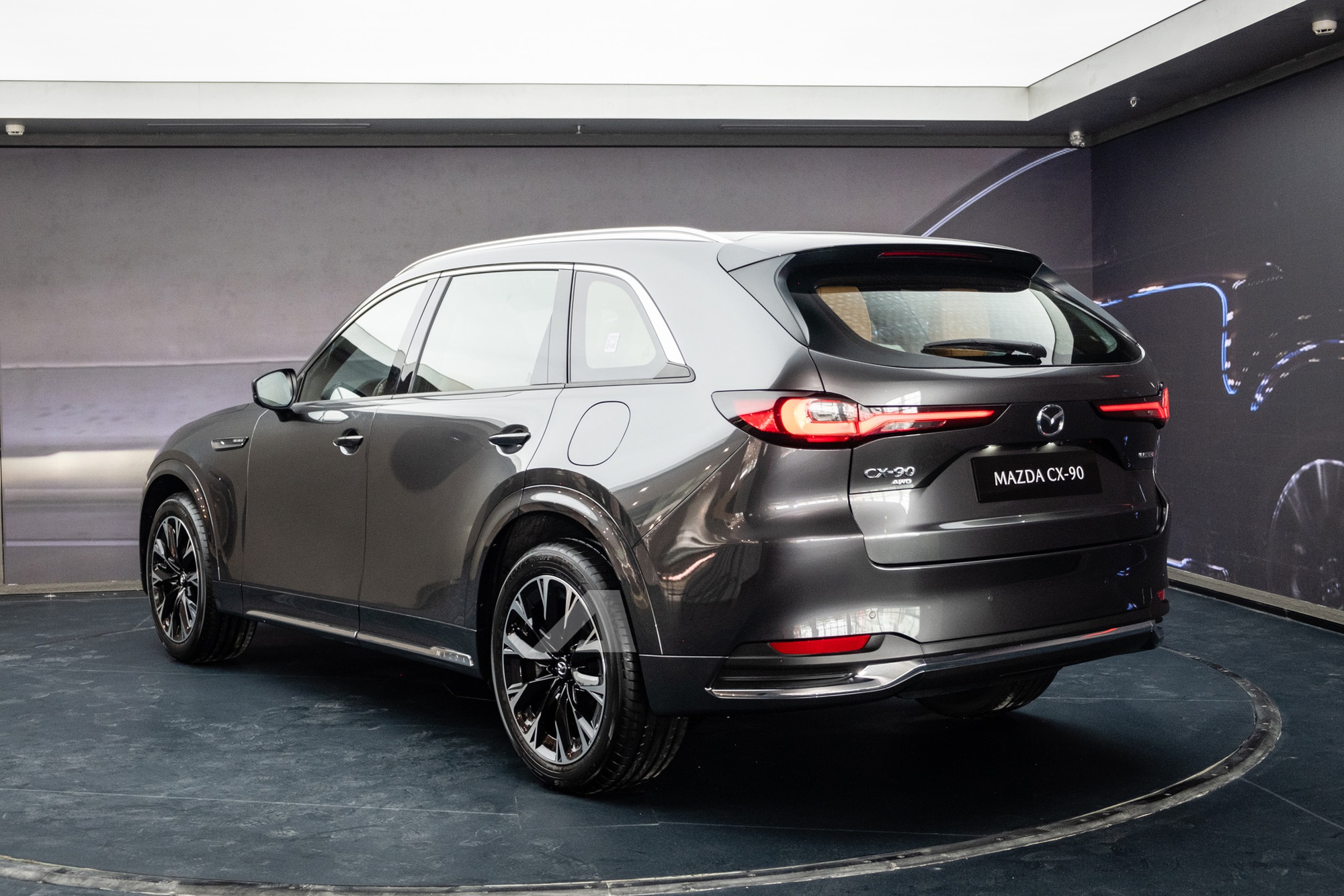 Mazda CX-90 chốt ra mắt Việt Nam tháng 4/2026: 2 tùy chọn động cơ, có bản PHEV đi 42km không cần xăng, mâm 21 inch, đối đầu VW Teramont - Ảnh 5