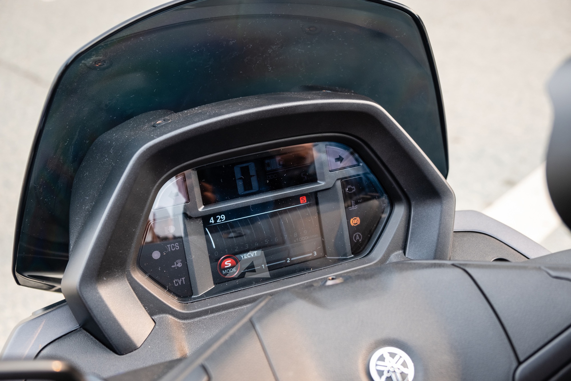 Yamaha NMAX 2025 ra mắt Việt Nam: Giá từ 69 triệu đồng, hộp số điện tử 2 chế độ, có thể thế chỗ PCX - Ảnh 5