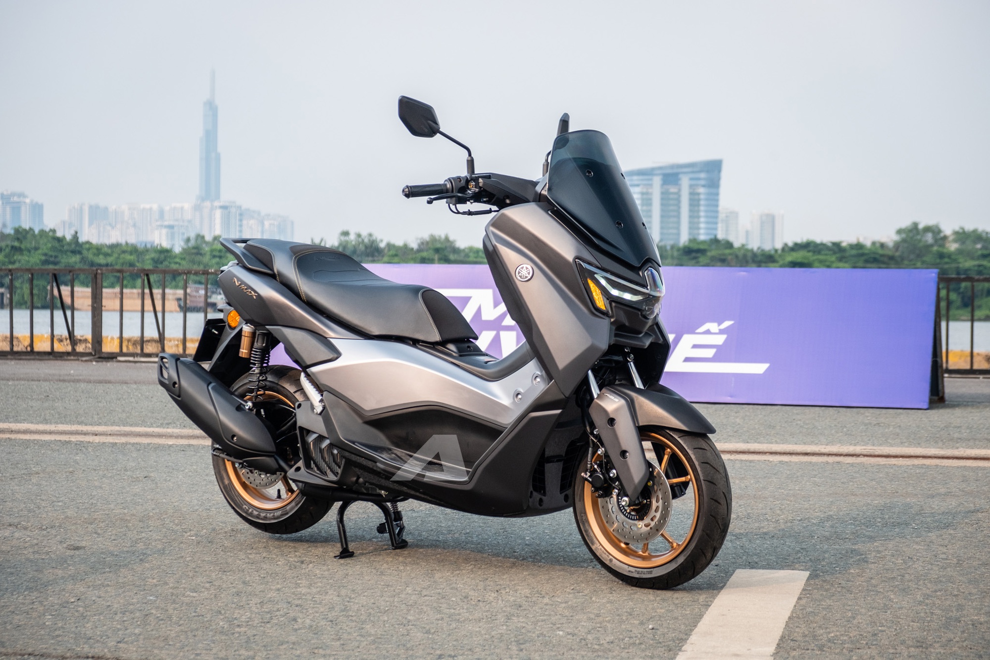 Yamaha NMAX 2025 ra mắt Việt Nam: Giá từ 69 triệu đồng, hộp số điện tử 2 chế độ, có thể thế chỗ PCX - Ảnh 2