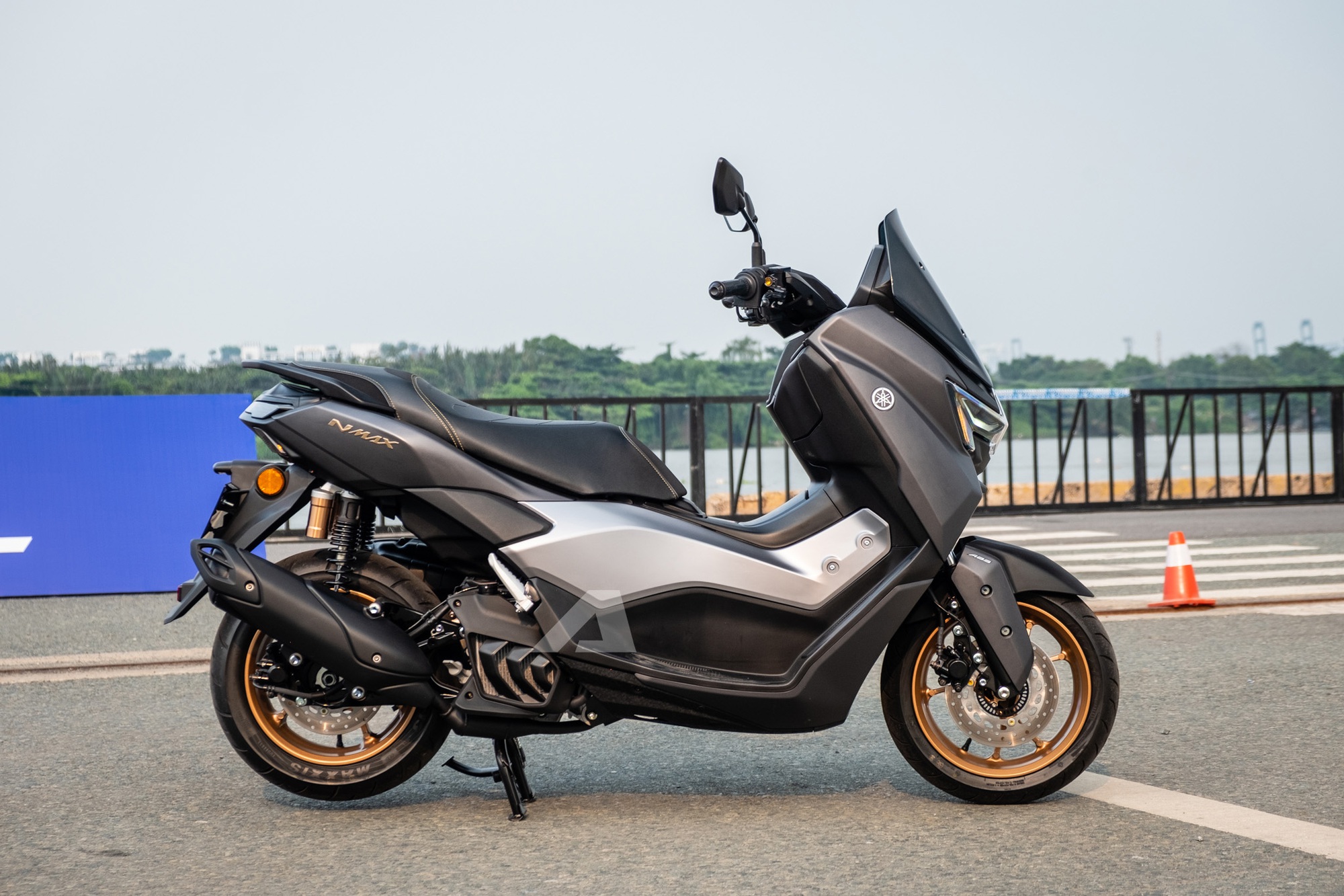 Yamaha NMAX 2025 ra mắt Việt Nam: Giá từ 69 triệu đồng, hộp số điện tử 2 chế độ, có thể thế chỗ PCX - Ảnh 6