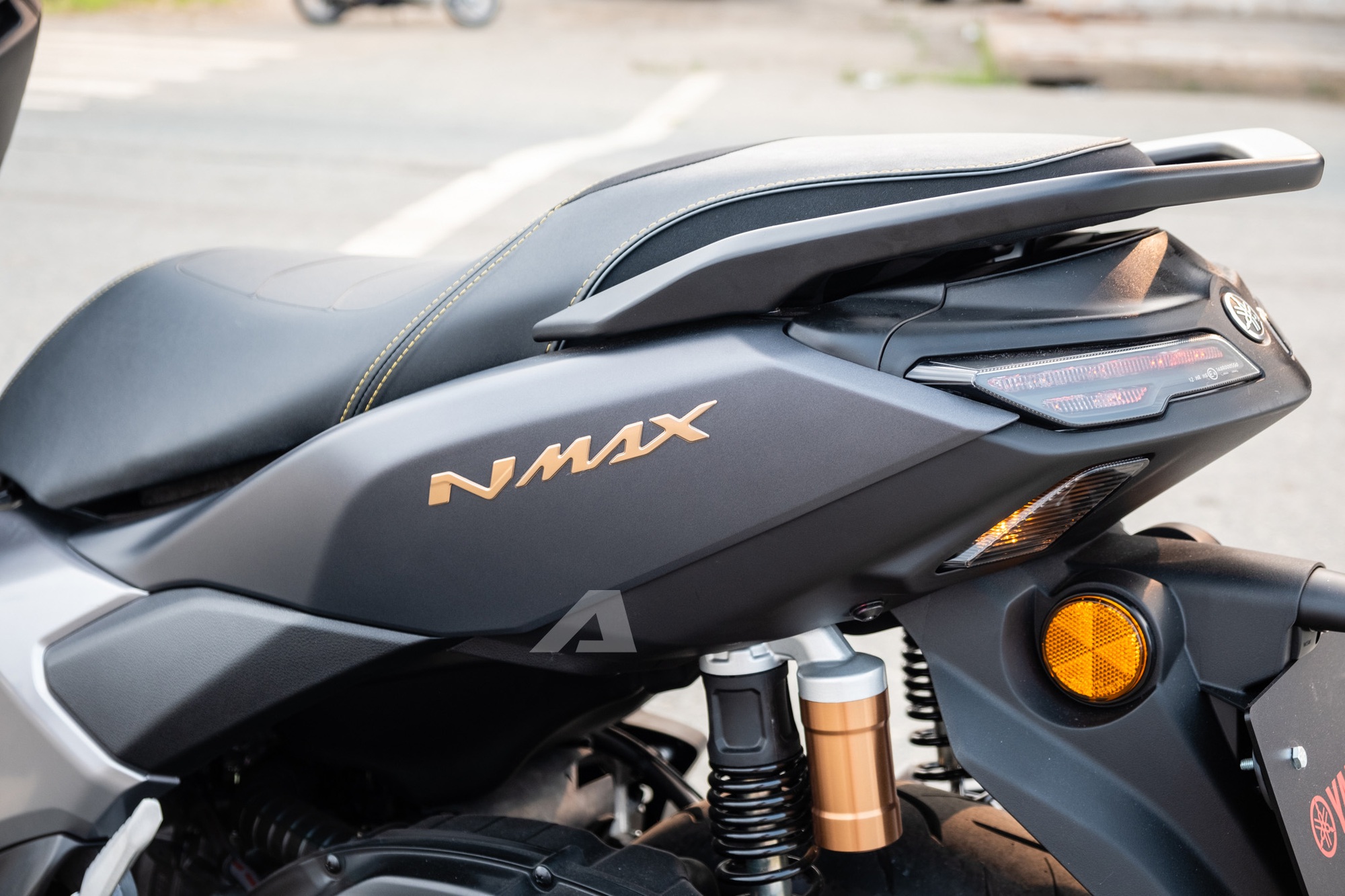 Yamaha NMAX 2025 ra mắt Việt Nam: Giá từ 69 triệu đồng, hộp số điện tử 2 chế độ, có thể thế chỗ PCX - Ảnh 11