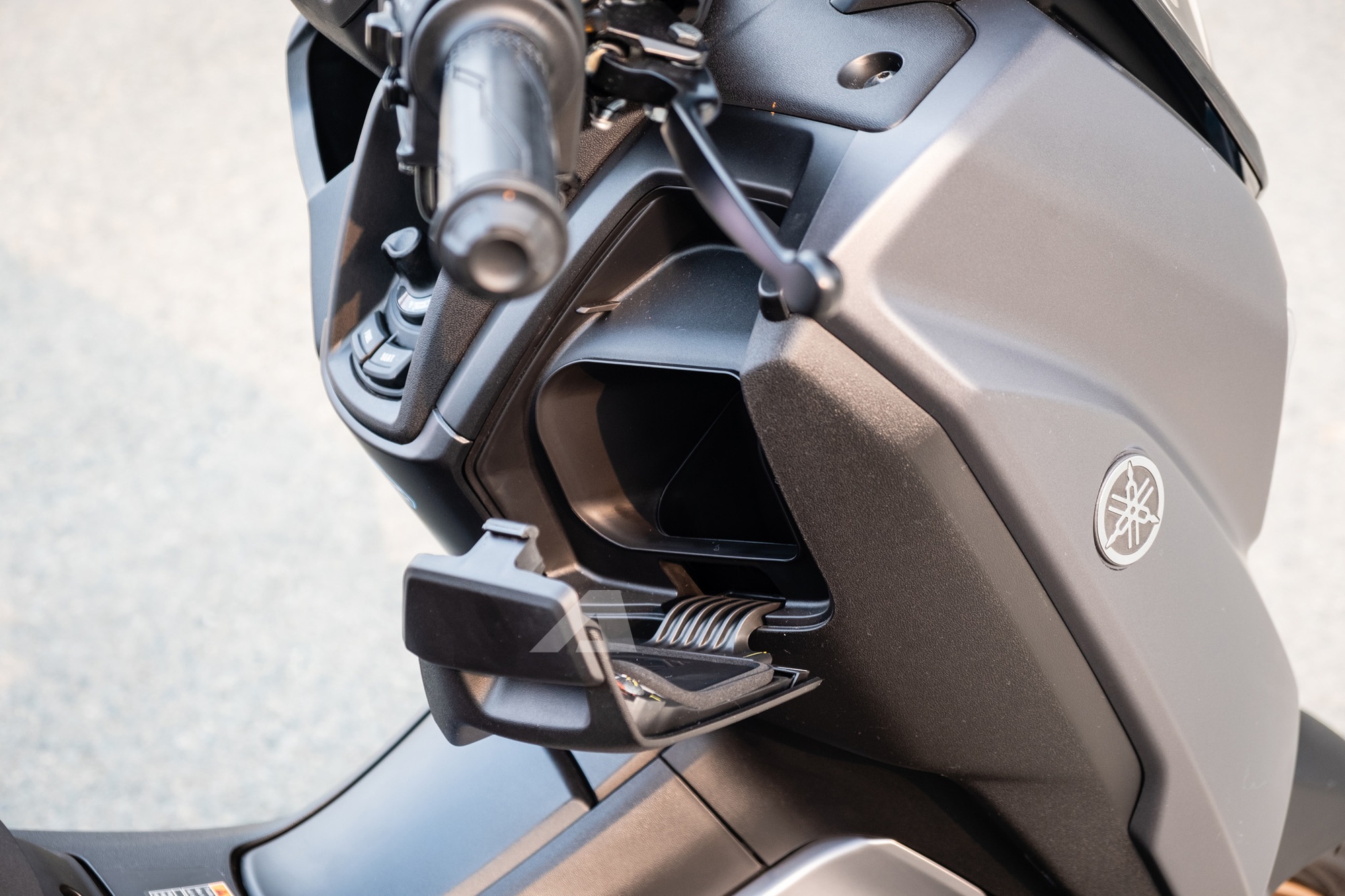 Yamaha NMAX 2025 ra mắt Việt Nam: Giá từ 69 triệu đồng, hộp số điện tử 2 chế độ, có thể thế chỗ PCX - Ảnh 17