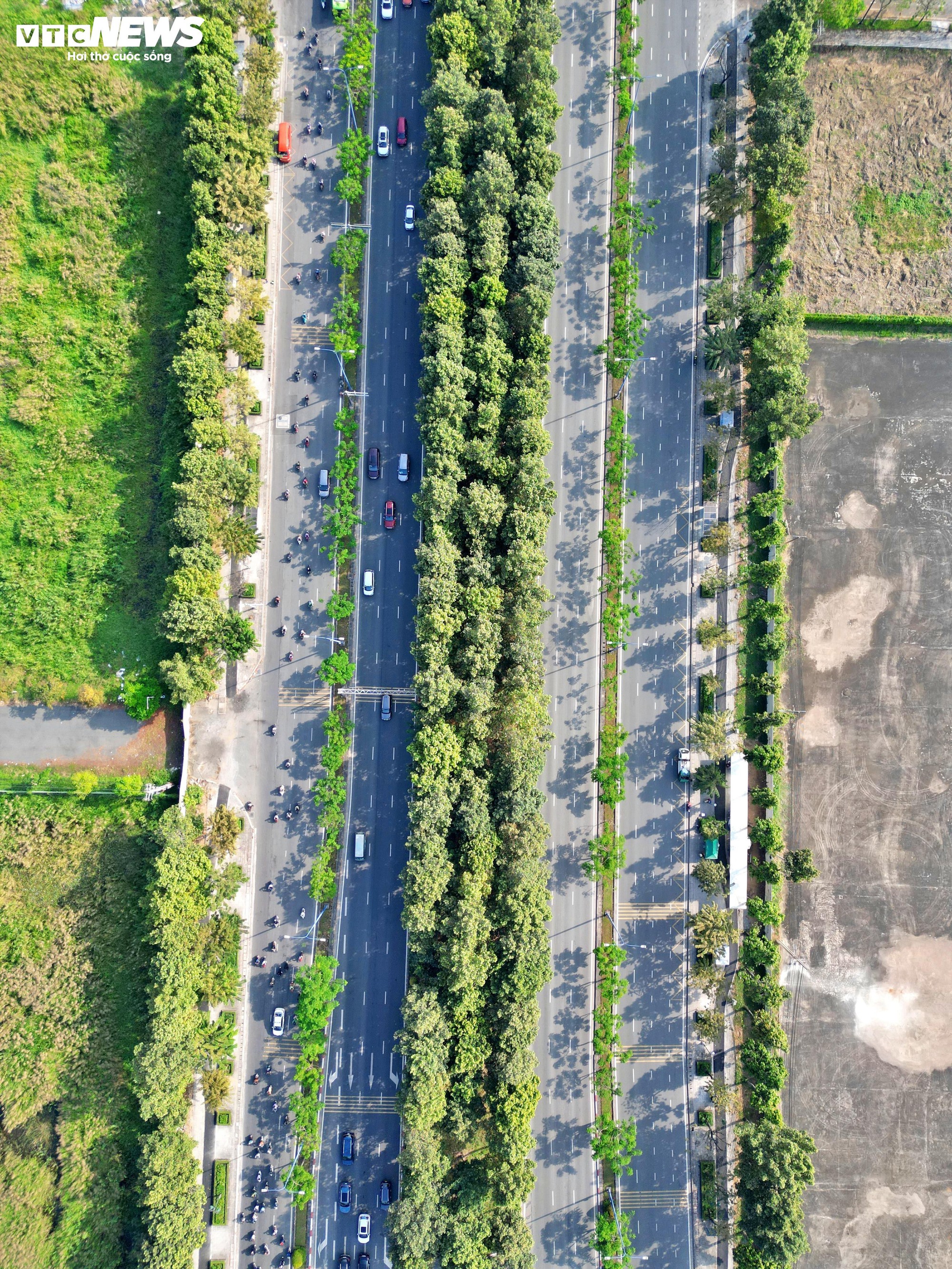 Cận cảnh đường dành riêng cho xe đạp đầu tiên ở TP.HCM trước ngày về đích - Ảnh 11