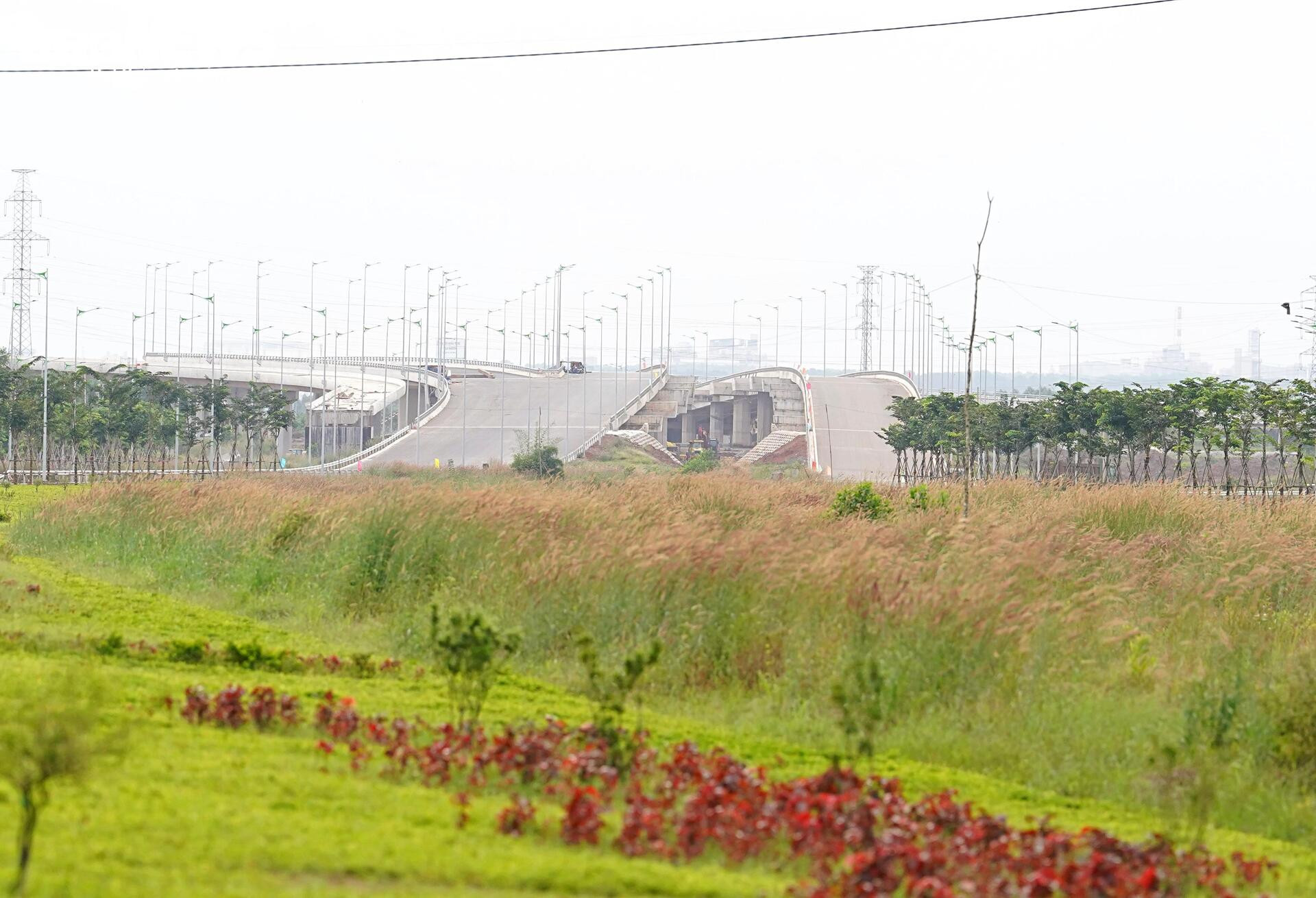 Sân bay Long Thành sắp khánh thành, các tuyến đường kết nối hoàn thiện tới đâu? - Ảnh 2