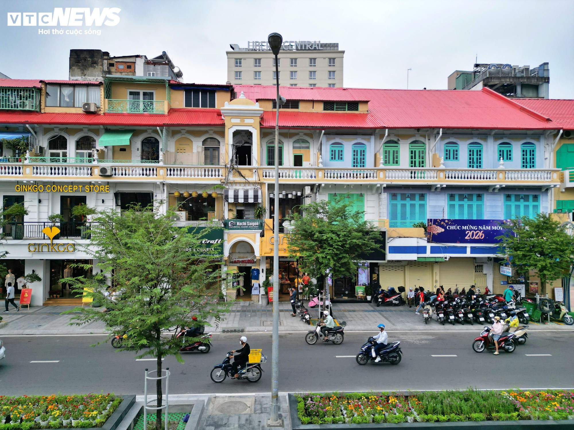 Ngắm loạt nhà cổ trung tâm TP.HCM 'khoác áo mới' - Ảnh 8