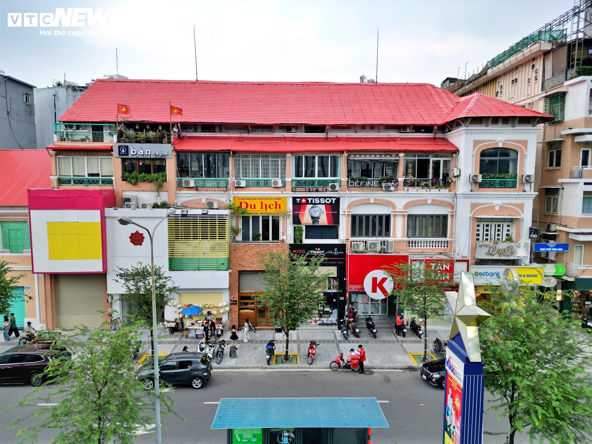 Ngắm loạt nhà cổ trung tâm TP.HCM 'khoác áo mới' - Ảnh 1