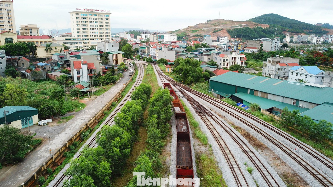 Bộ trưởng Xây dựng nói về đường sắt Hà Nội - Quảng Ninh 'đắp chiếu' hơn 10 năm - Ảnh 2
