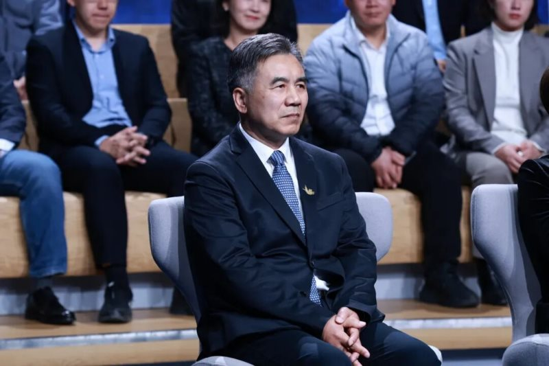 Trung Quốc công bố bước tiến dài về pin thể rắn, xe điện chạy 1.500 km mới cần sạc đã ở rất gần - Ảnh 2