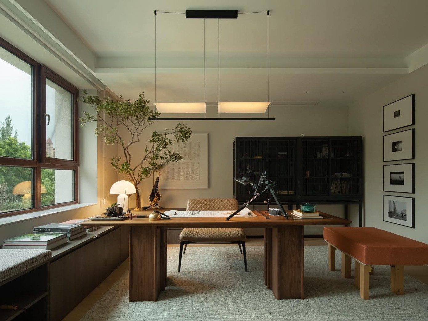 Ngôi nhà rộng 400m2 với tông ngọc trai và vani - Ảnh 14