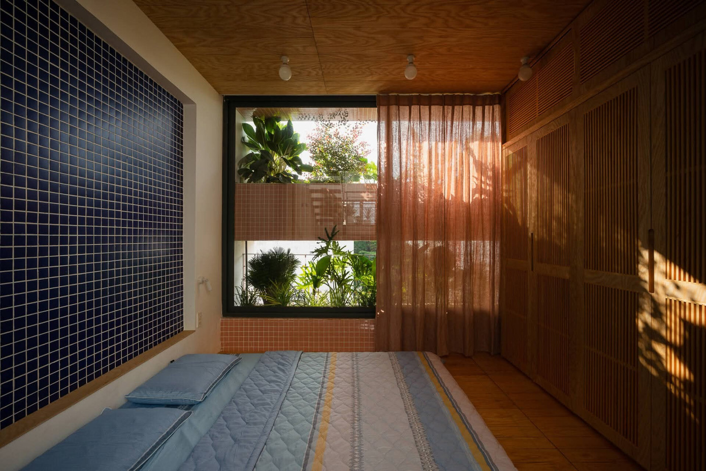 Nhà trong hẻm dưới 40m2 vẫn thoáng nhờ thiết kế 'sân chơi' - Ảnh 7