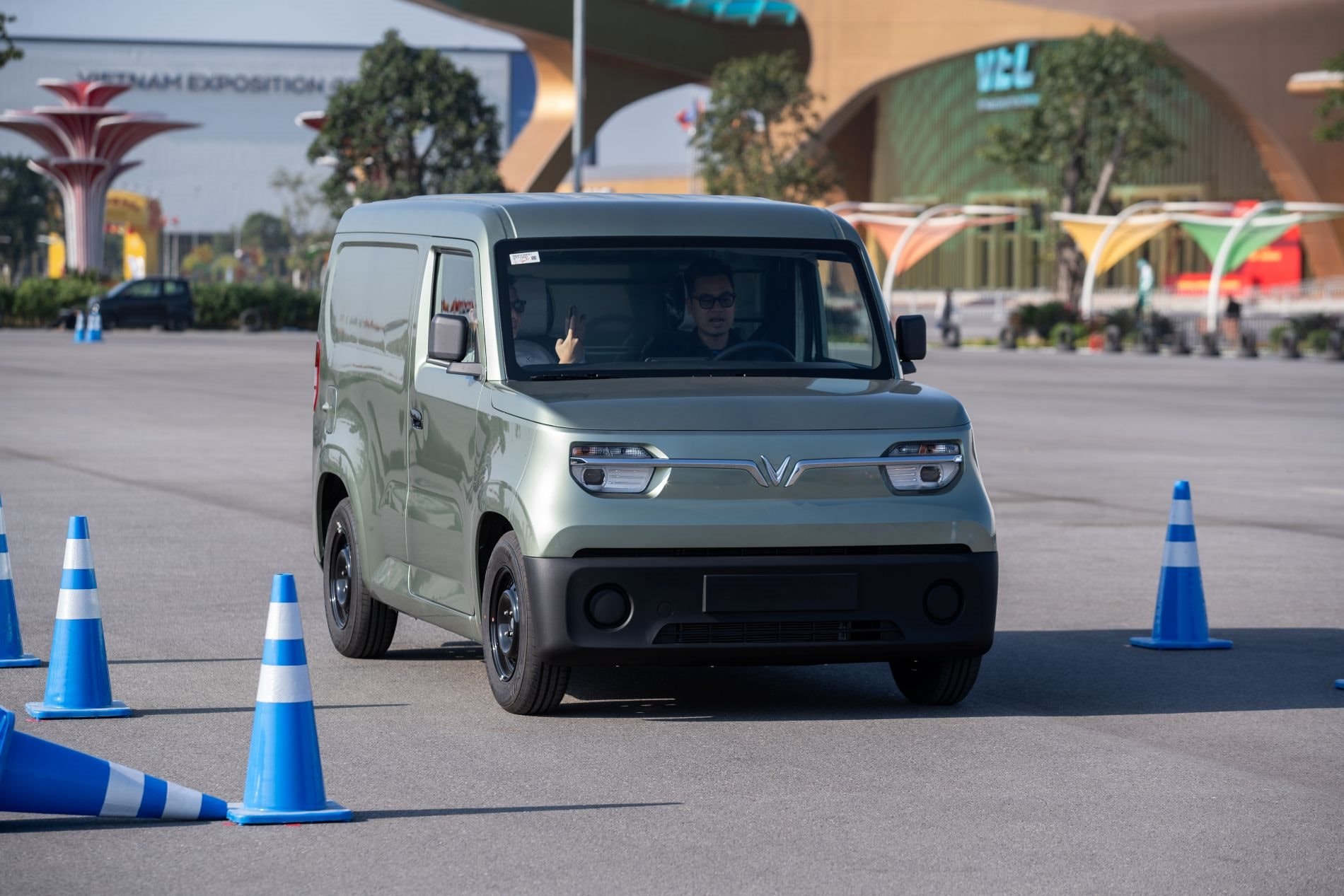 VinFast đưa toàn bộ dải xe điện đến Vietnam Mobility Show: Có cả EC Van, Minio Green, tặng voucher 20 triệu cho khách mua xe tại chỗ - Ảnh 5