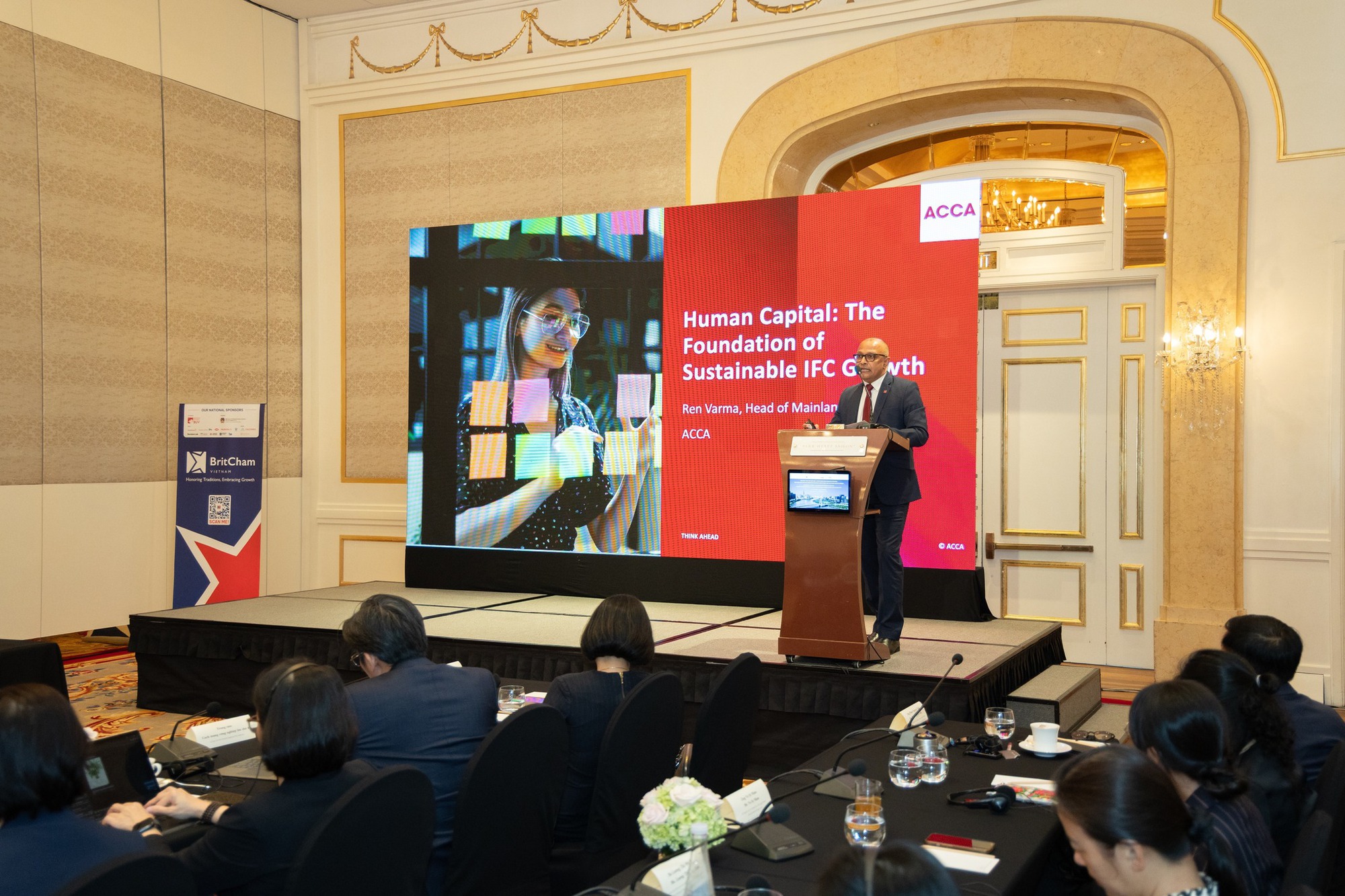 Chuyên gia quốc tế chỉ ra yếu tố then chốt quyết định thành công của Trung tâm tài chính quốc tế tại Việt Nam - Ảnh 1