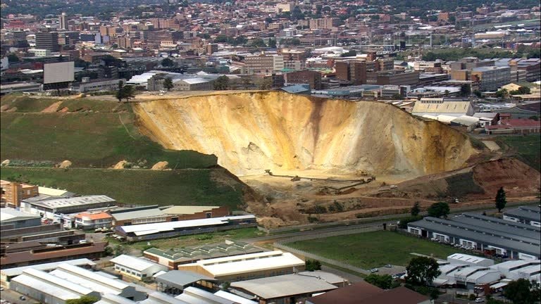 Mỏ vàng trữ lượng nhiều không thể tin nổi, nằm ở độ cao hơn 1.900 mét so với mực nước biển - Ảnh 2