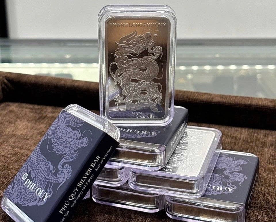 Vàng chỉ cần 300.000 đồng để cán mốc kỷ lục chưa từng có ở VN, bạc tăng không cản nổi: Chuyên gia nói gì? - Ảnh 3