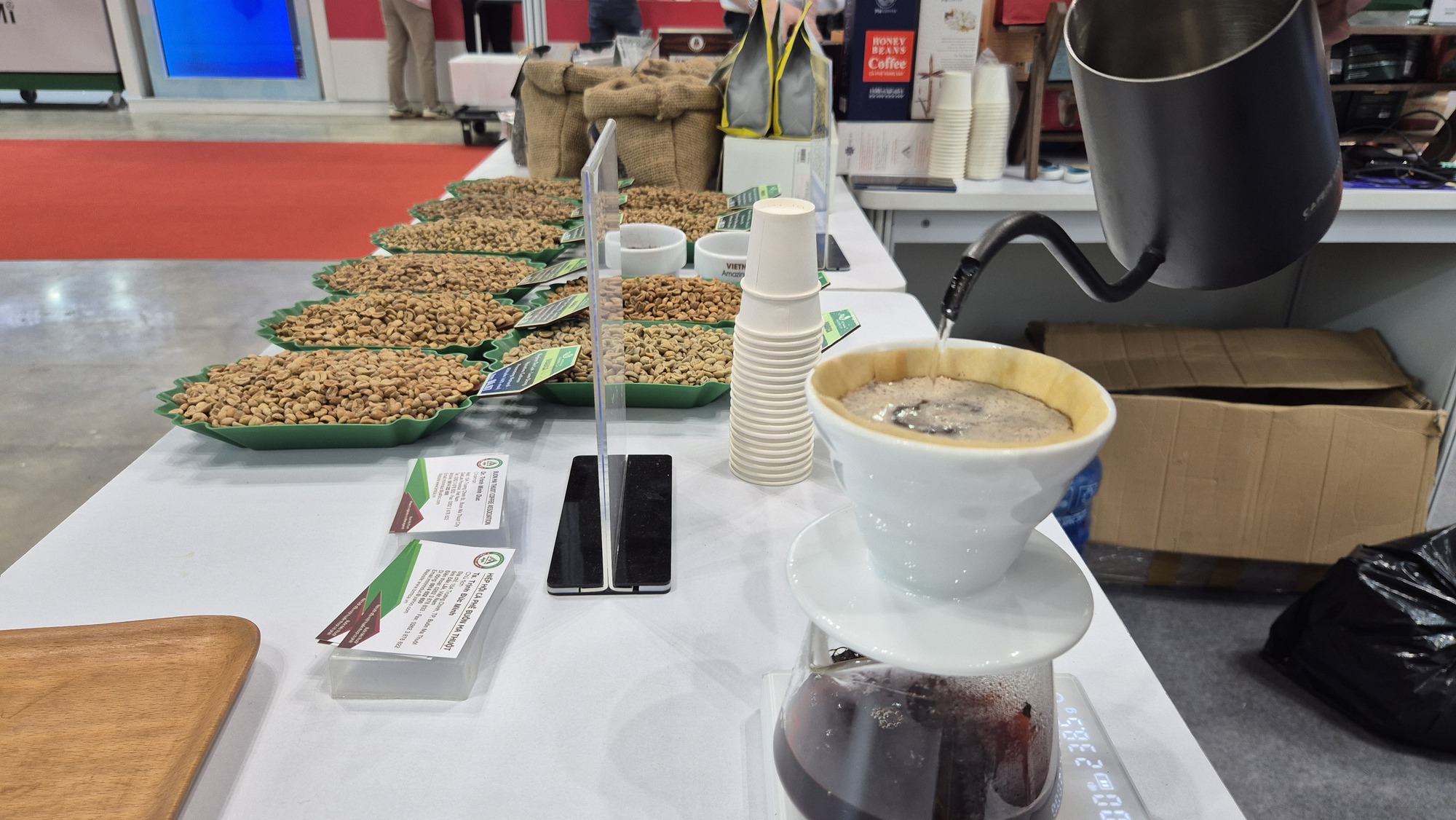 Giá cà phê hôm nay 7-12: Người Việt uống cà phê còn ít - Ảnh 1