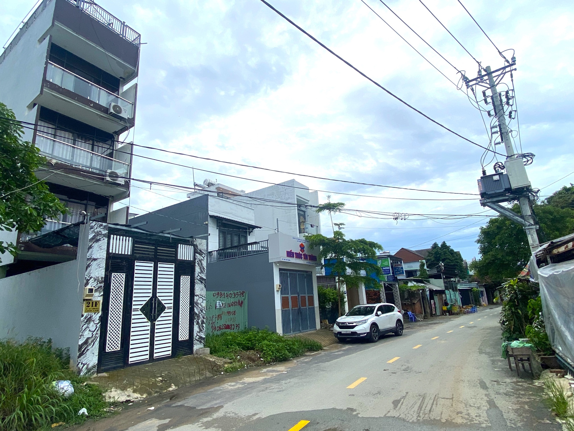 TPHCM: Nhà ở riêng lẻ cấp phép xây dựng tạm quy mô 3 tầng, 1 tầng hầm - Ảnh 2