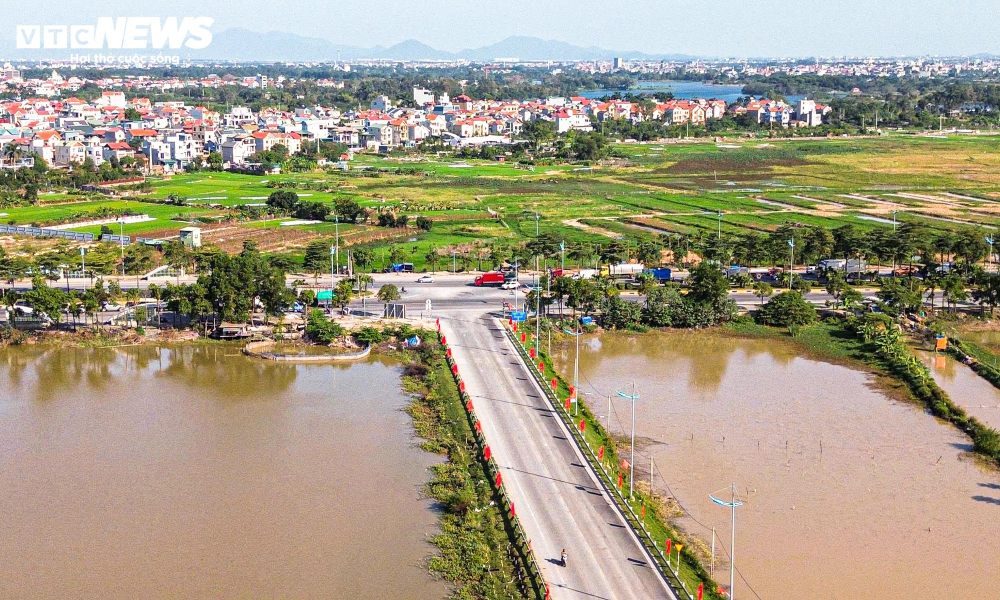 Toàn cảnh khu vực sắp xây hầm đường bộ 2 tầng qua sông Hồng gần 22.000 tỷ đồng - Ảnh 9