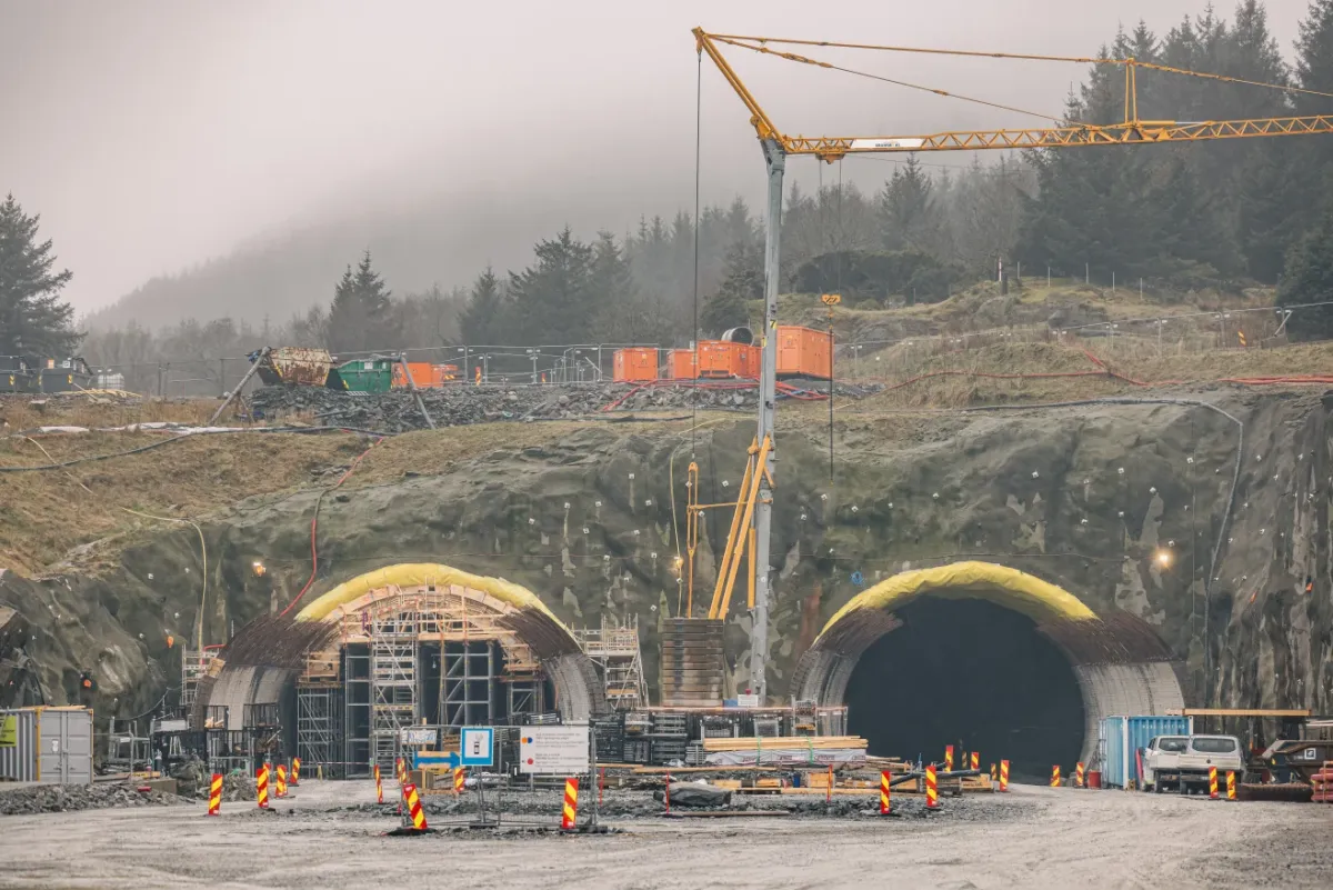 Đẩy nhanh xây dựng đường hầm giao thông dưới biển dài và sâu nhất thế giới - Ảnh 2