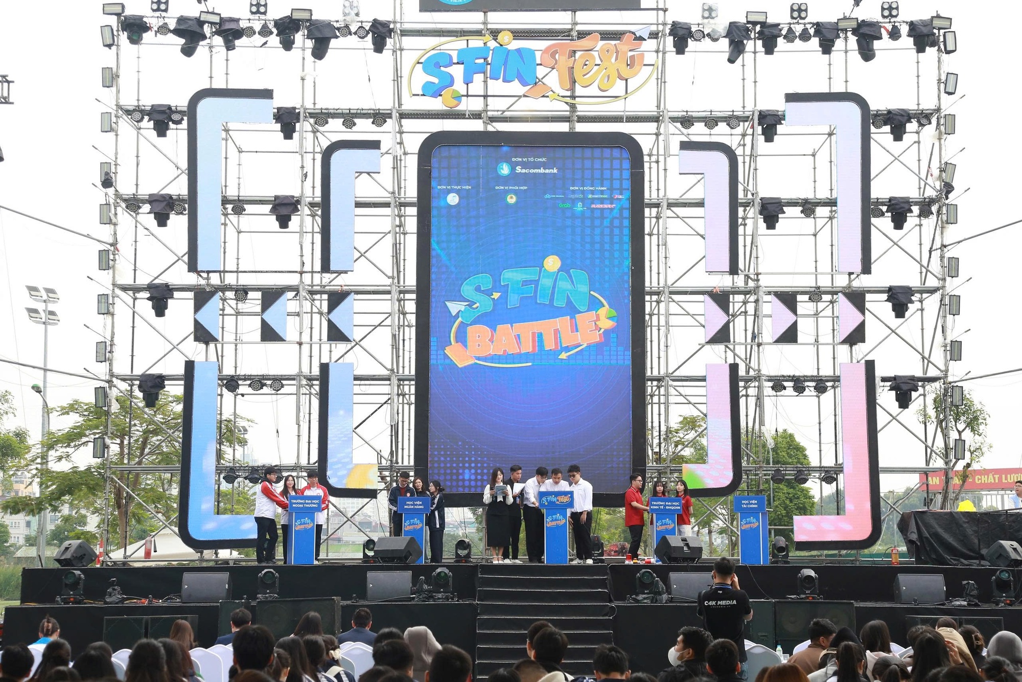 Sacombank cùng thế hệ trẻ lan toả tinh thần “Tài chính thông minh – tương lai bứt phá” qua S-Finfest 2025 - Ảnh 2