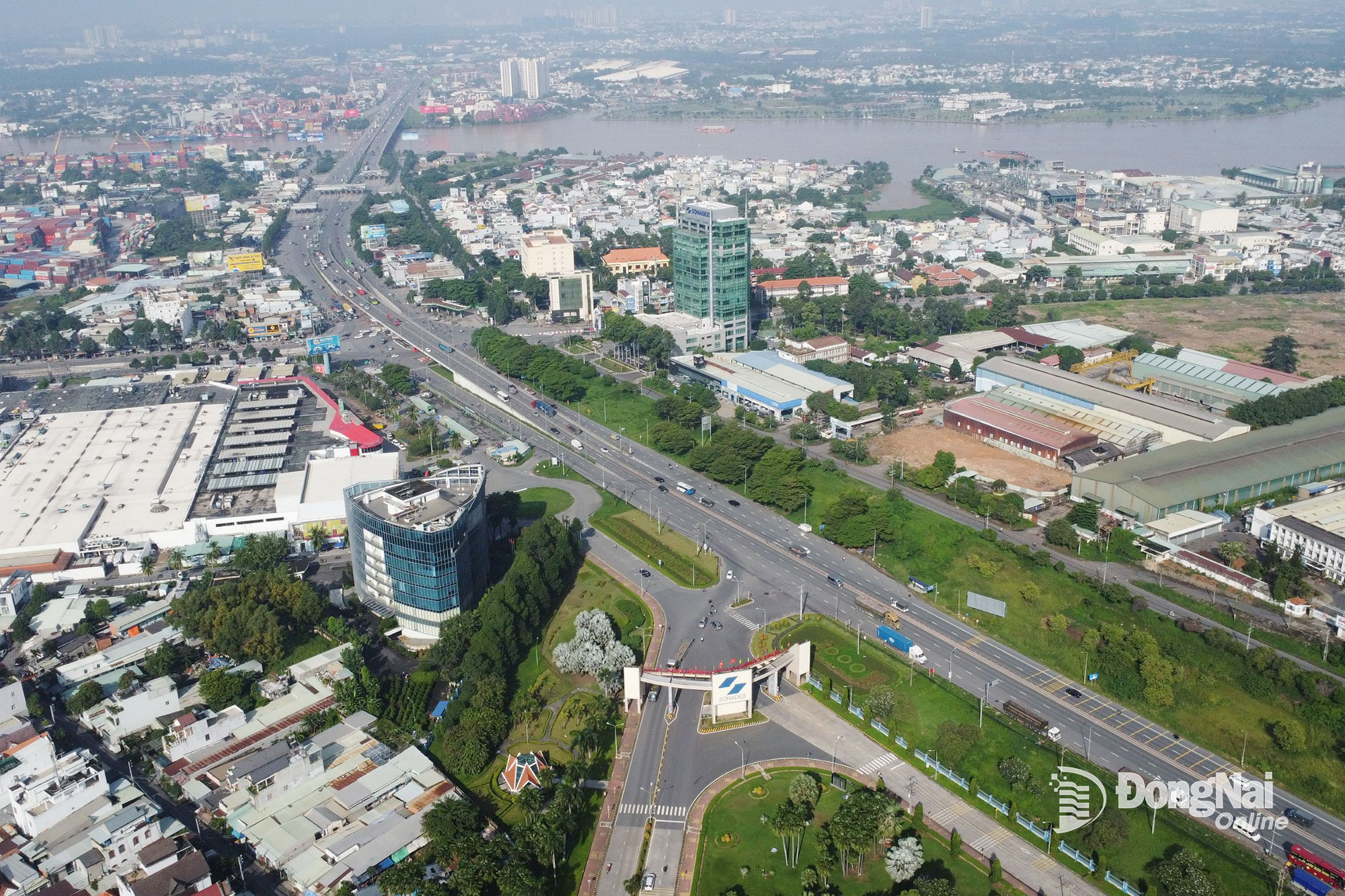 Sau hợp nhất, một tỉnh tăng trưởng kỷ lục, thu ngân sách chạm mốc 100.000 tỷ đồng - Ảnh 1