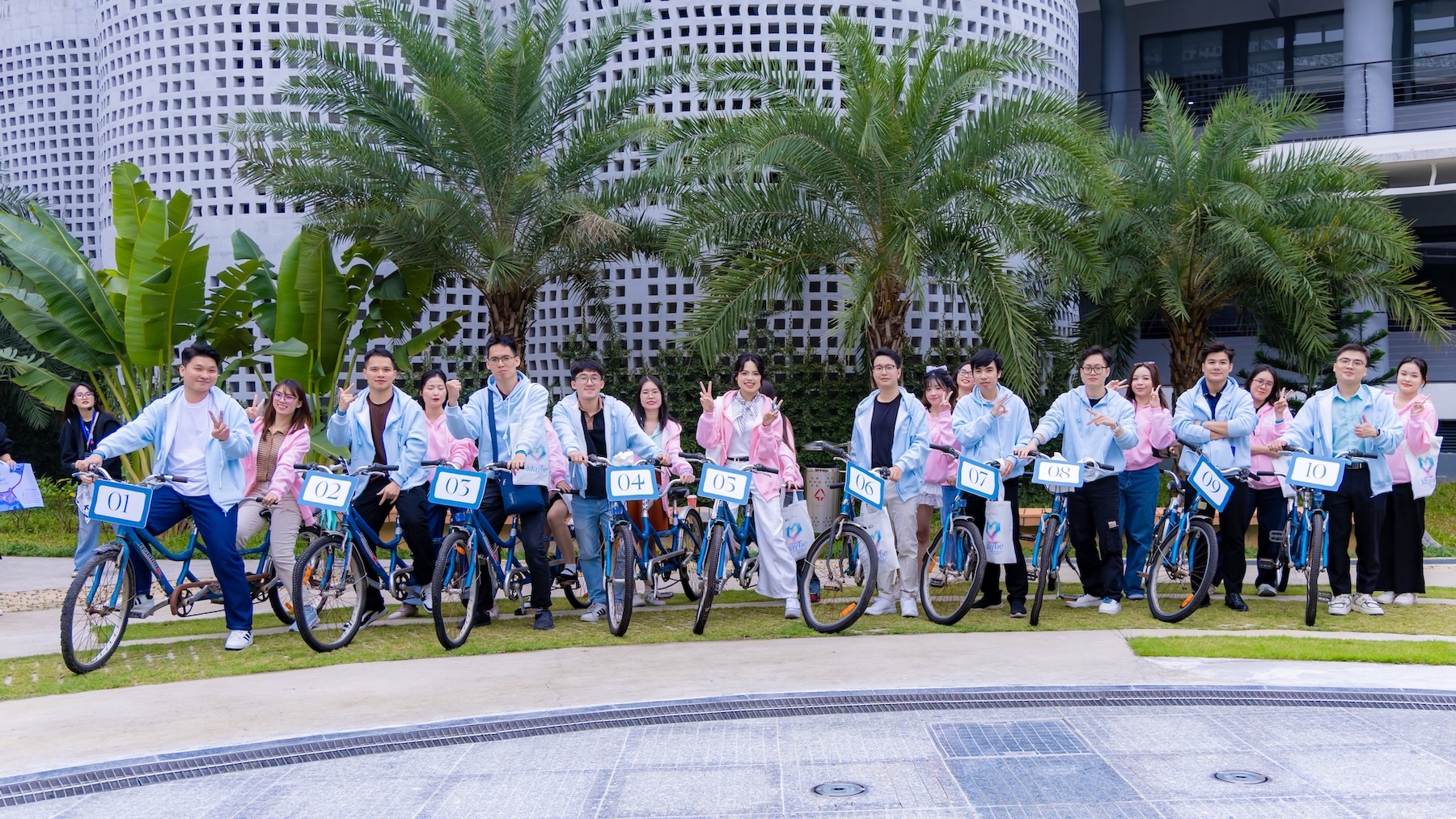 FPT tạo ứng dụng kiểu “Tinder” để se duyên nhân viên của mình với người của Vietnam Airlines - Ảnh 5