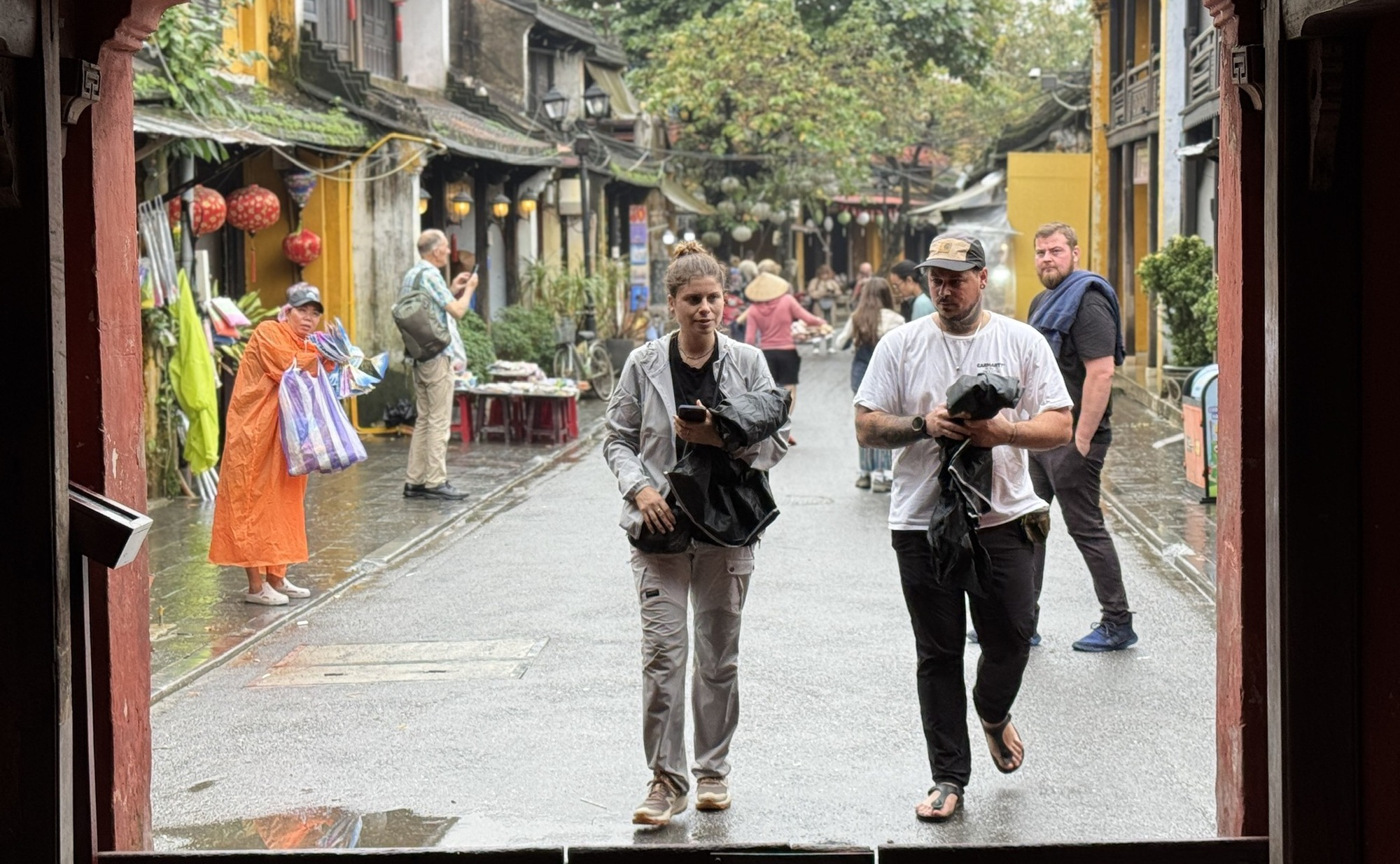 Đà Nẵng bội thu du lịch với 17,3 triệu lượt khách, doanh thu chạm mốc 60.000 tỉ đồng - Ảnh 1