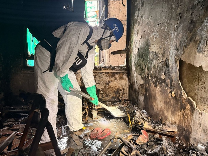 Cháy chung cư ở Hồng Kông: Sự thật khắc nghiệt bên trong các căn hộ cháy đen - Ảnh 4