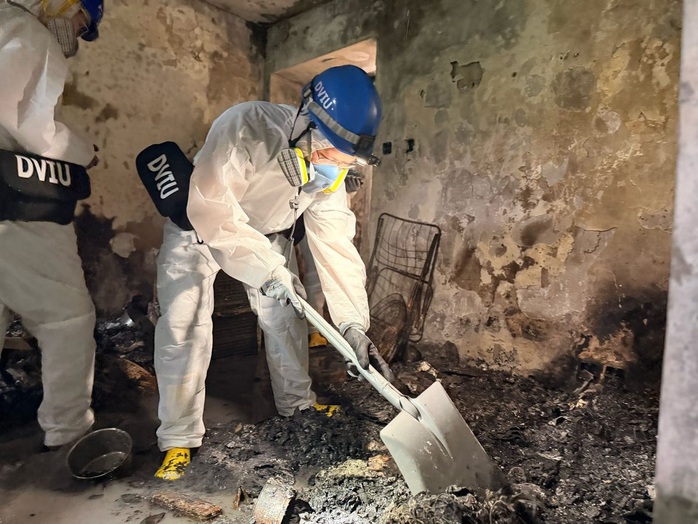 Cháy chung cư ở Hồng Kông: Sự thật khắc nghiệt bên trong các căn hộ cháy đen - Ảnh 5