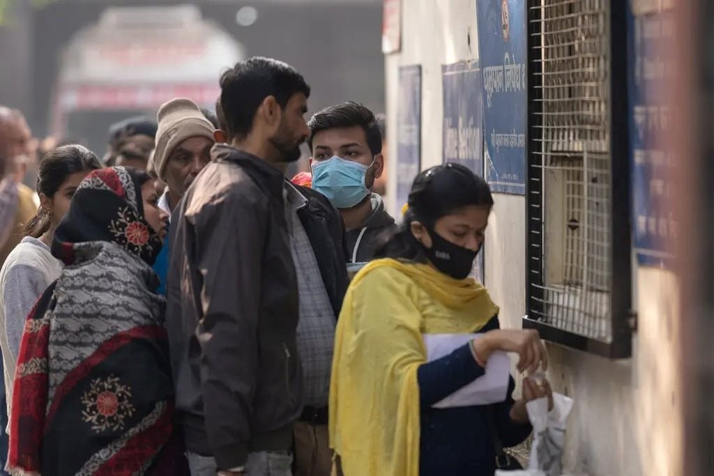 Thủ đô của nền kinh tế hơn 4.000 tỷ USD mờ đặc trong sương mù ô nhiễm: Hơn 30 triệu dân đau đầu, cay mắt vì bụi mịn cao gấp 20 lần mức an toàn, trường học đóng cửa, ca bệnh hô hấp tăng vọt - Ảnh 4