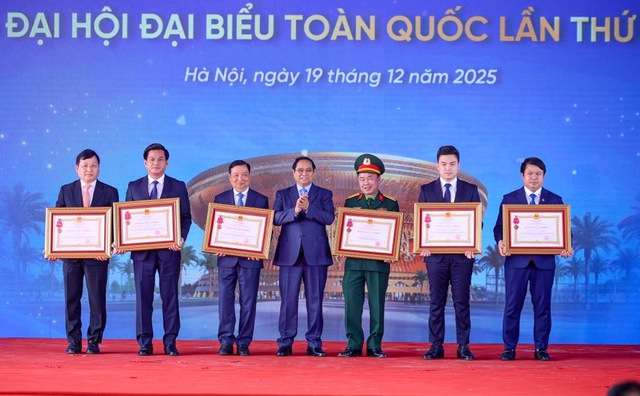 Thủ tướng trao tặng phần thưởng cao quý cho Tập đoàn Sơn Hải và Đèo Cả tại sự kiện trọng đại của đất nước - Ảnh 3