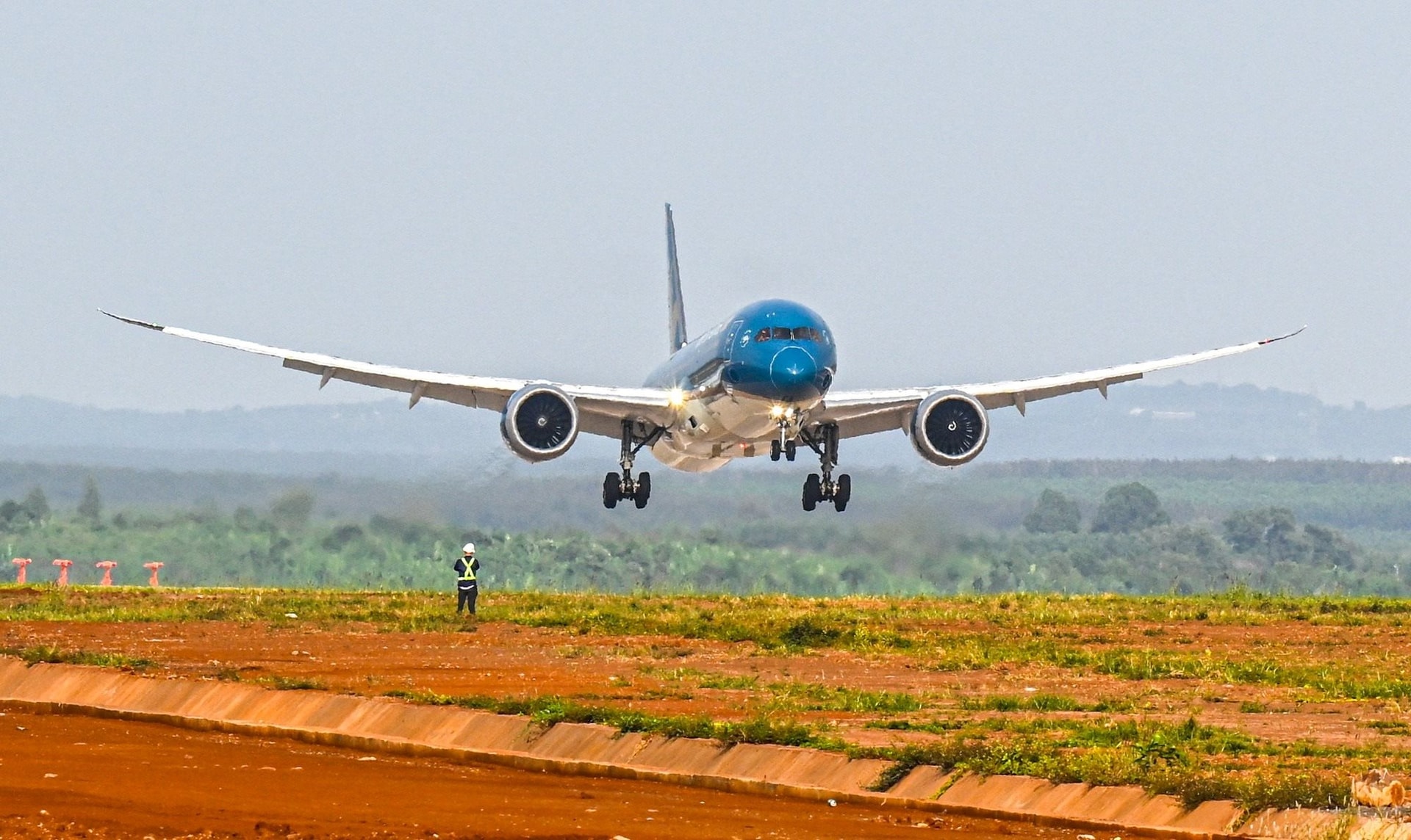 Vì sao Vietnam Airlines dùng dòng tàu bay thân rộng lớn nhất để kiểm tra kỹ thuật sân bay Long Thành? - Ảnh 1