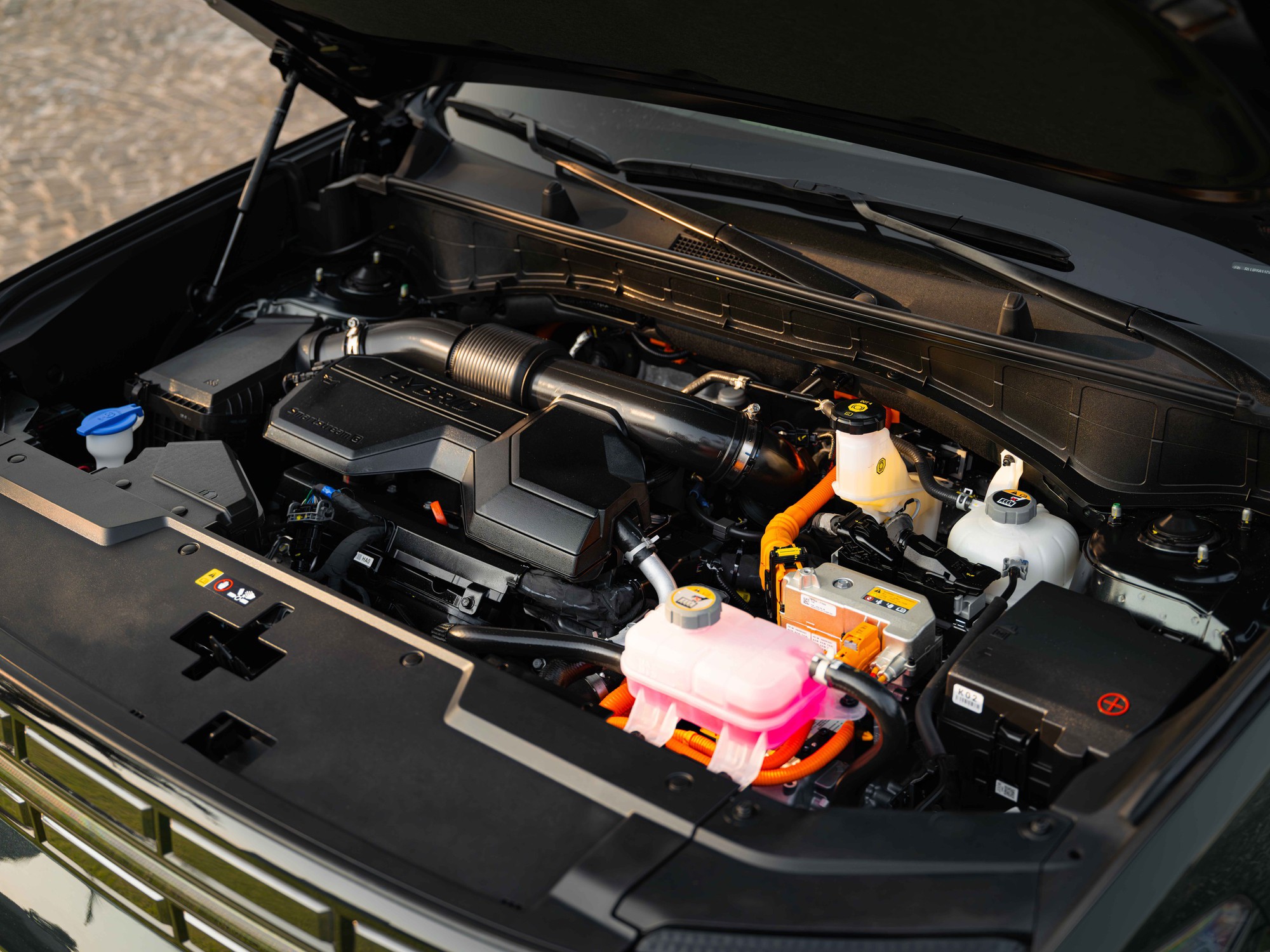 Hyundai Santa Fe hybrid chính thức ra mắt Việt Nam: Tiêu thụ 6,4L/100 km, giá 1,37 tỷ đồng - Ảnh 3