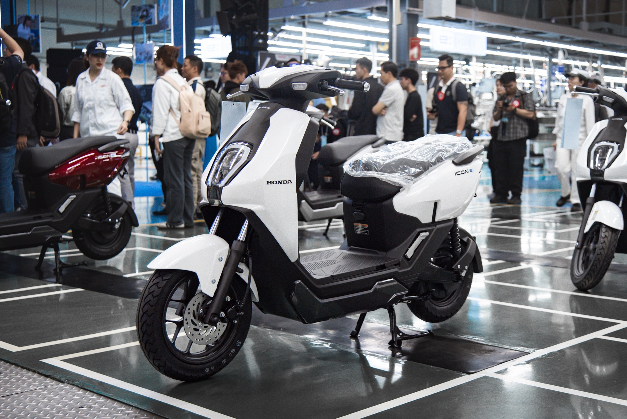 Rộn ràng thị trường xe máy phổ thông Việt Nam 2025: Tay ga chiếm sóng, có ‘ông lớn’ tung cả combo xăng - điện ở nhiều phân khúc - Ảnh 6