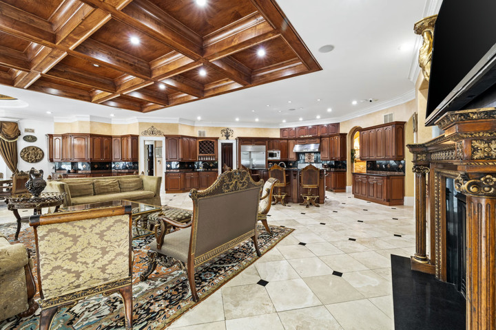 Gia đình gốc Việt rao bán 'bản sao' Nhà Trắng giá 35 triệu USD - Ảnh 4