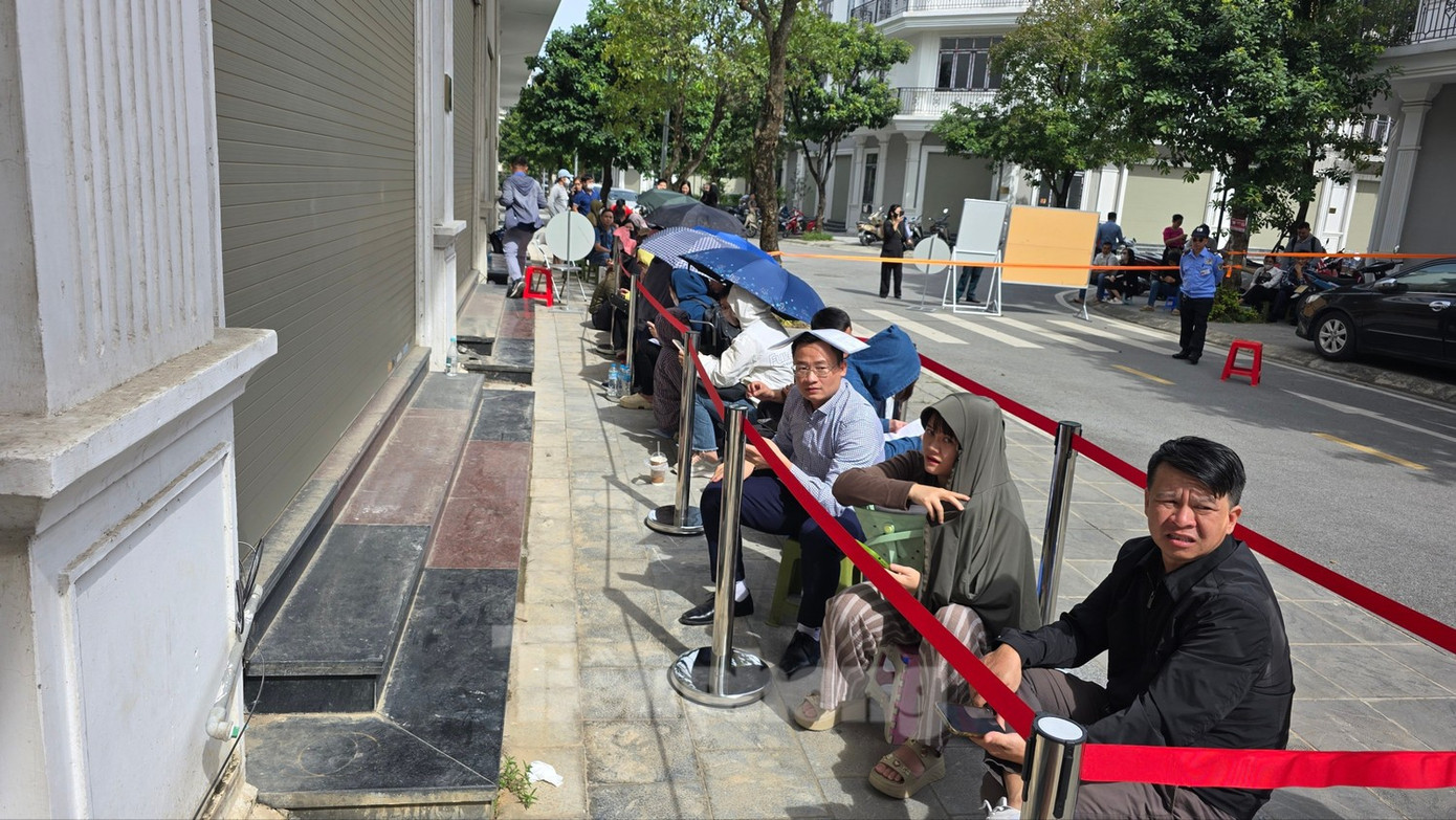 Hết cảnh xếp hàng mua nhà ở xã hội, người dân Hà Nội chỉ cần điền mẫu trên iHanoi - Ảnh 1