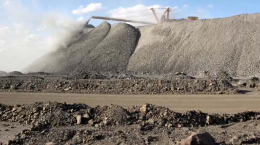 Giá đất hiếm cao gấp 3 lần thời điểm Trung Quốc siết xuất khẩu, chuyện gì đang xảy ra? - Ảnh 1