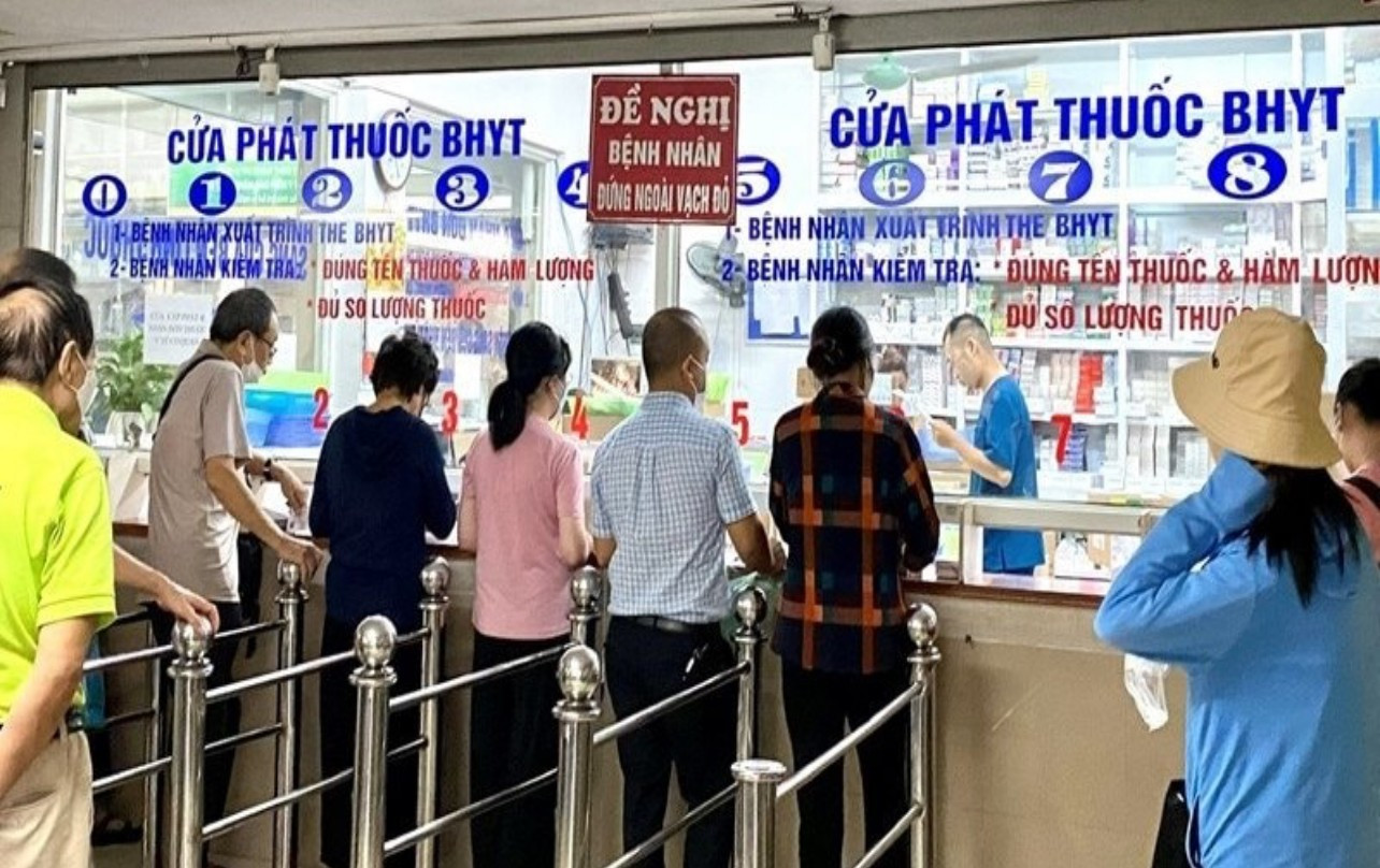 Bộ Y tế khởi động lộ trình miễn viện phí toàn dân - Ảnh 2