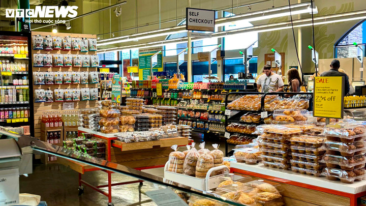 Một năm nhiệm kỳ hai của ông Trump: Chi phí sinh hoạt tại Mỹ tiếp tục leo thang - Ảnh 1