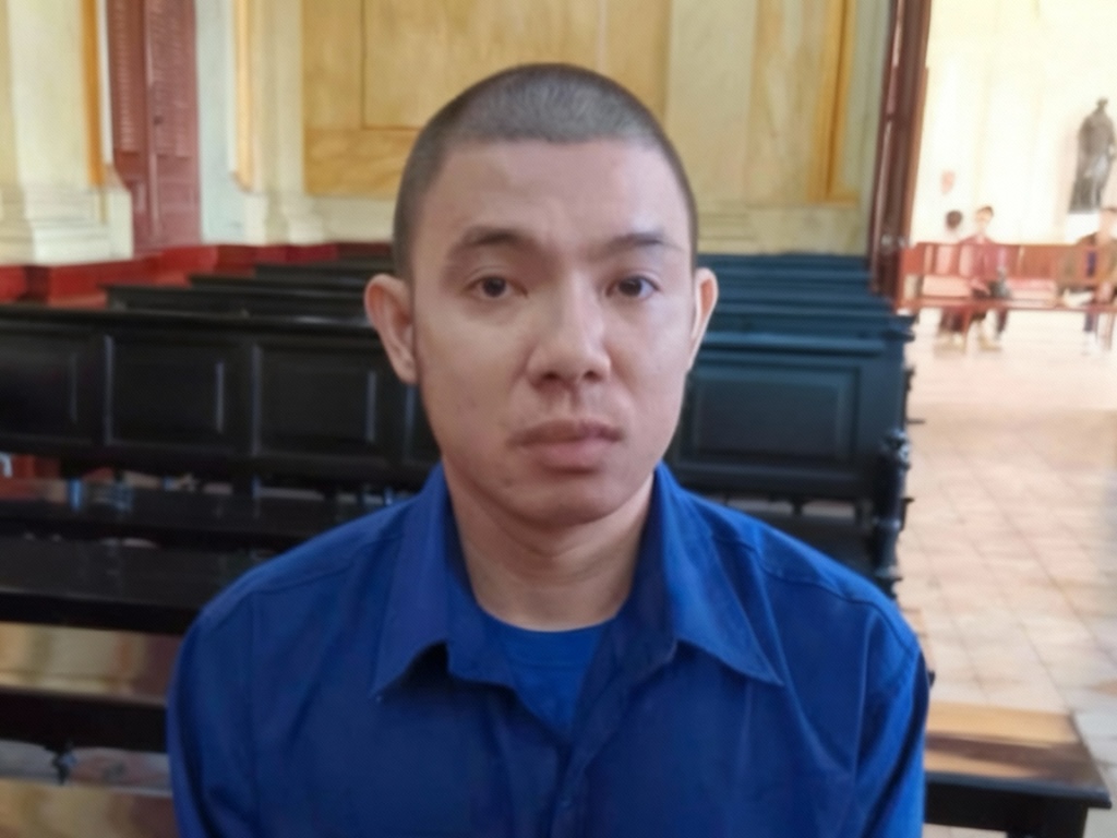 Vào showroom mua ô tô, khách mất trắng tiền - Ảnh 1