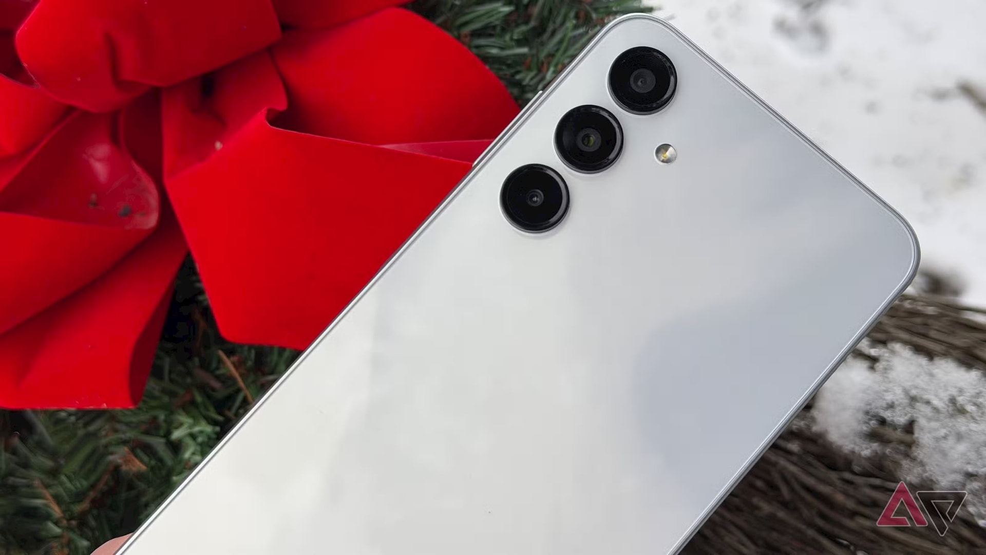 Vượt cả điện thoại Trung Quốc, mẫu máy giá rẻ Samsung gây bất ngờ khi bán chạy nhất thế giới: Giá chỉ 5tr - Ảnh 3