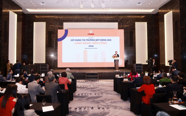 “Giá nhà tăng phi mã “bào mòn” khả năng mua của người dân, tiềm ẩn rủi ro đối với toàn bộ nền kinh tế” - Ảnh 2