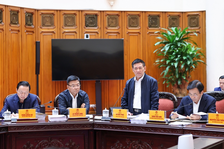 Thủ tướng: Xây dựng chính sách vượt trội, cạnh tranh để thí điểm một số khu thương mại tự do - Ảnh 4