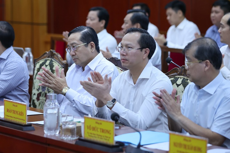 Thủ tướng: Phát huy lợi thế hiếm có, đưa Tây Ninh phát triển tăng tốc, bứt phá, bền vững - Ảnh 8