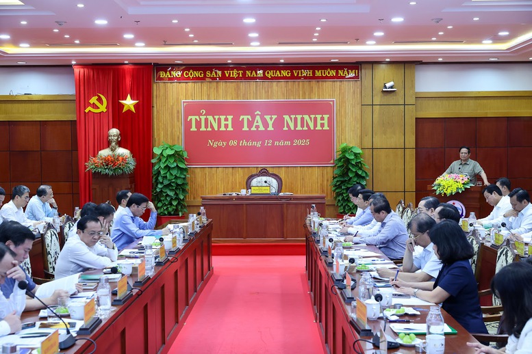 Thủ tướng: Phát huy lợi thế hiếm có, đưa Tây Ninh phát triển tăng tốc, bứt phá, bền vững - Ảnh 7